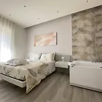 فندق مبيت وإفطار Al Civico3 & 4*